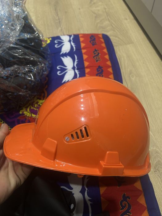 Продам каска строительства