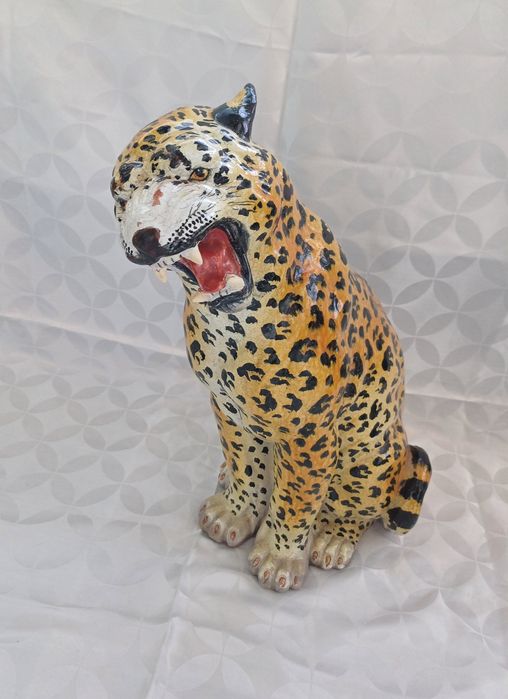 Leopard terracotta