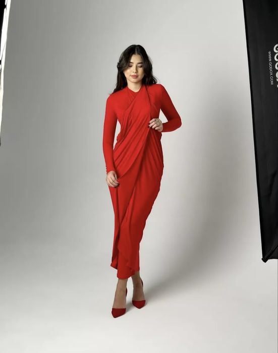 Элагантное красное платье миди