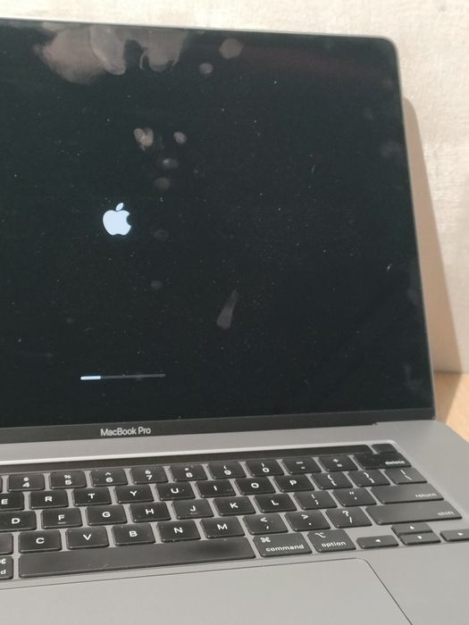 MacBook  pro 16 displey 2019