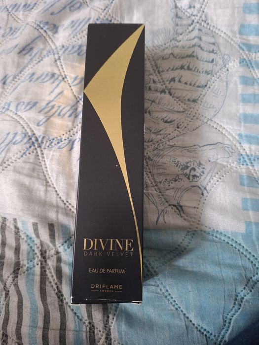 Парфюмна вода Divine Dark Velvet 50 ml
Чисто нов, не е моя аромат 
10 EUR