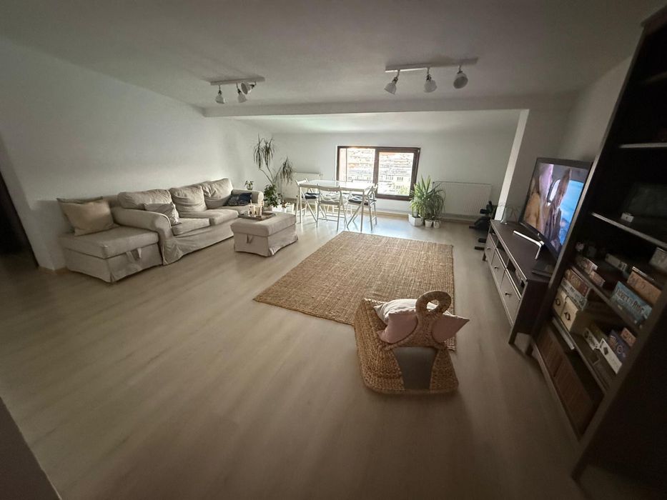 Apartament 3 camere Zona Nord – Living mare, vedere panoramică