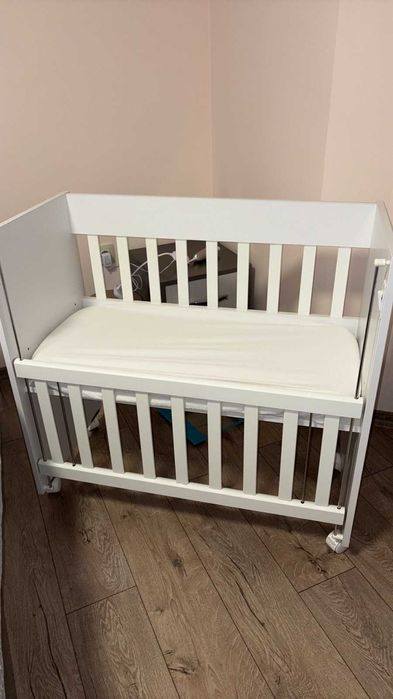 Бебешко легло с падаща преграда