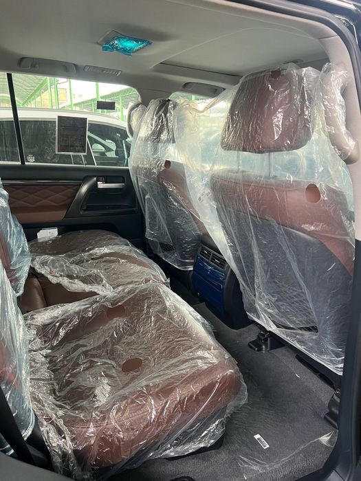 Toyota Land Cruiser 200