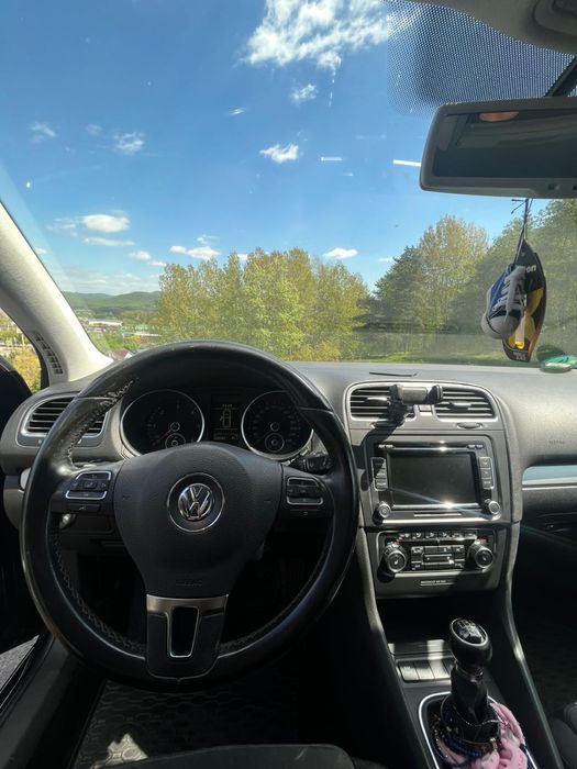 Vând Volkswagen Golf 6, motor 2.0 TDI 140 CP