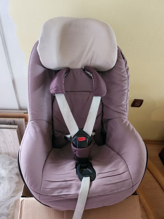 Столче за кола Maxi Cosi Pearl 9-18кг + family fix база