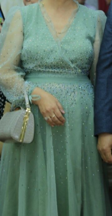 Продаю платье вечернее