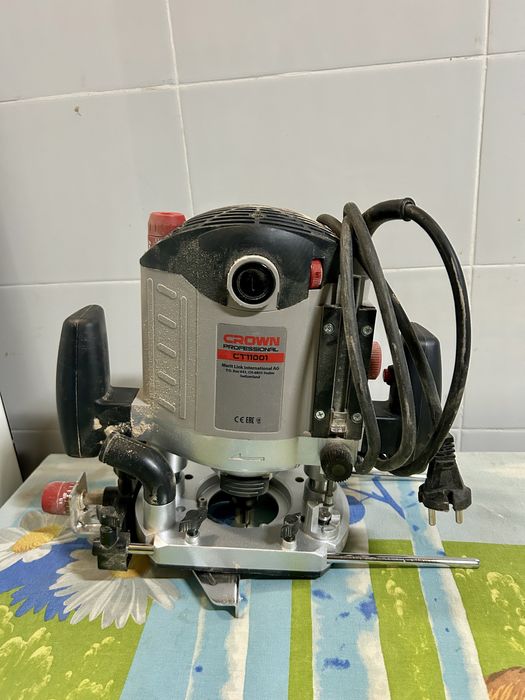 Фрезер CROWN CT11001