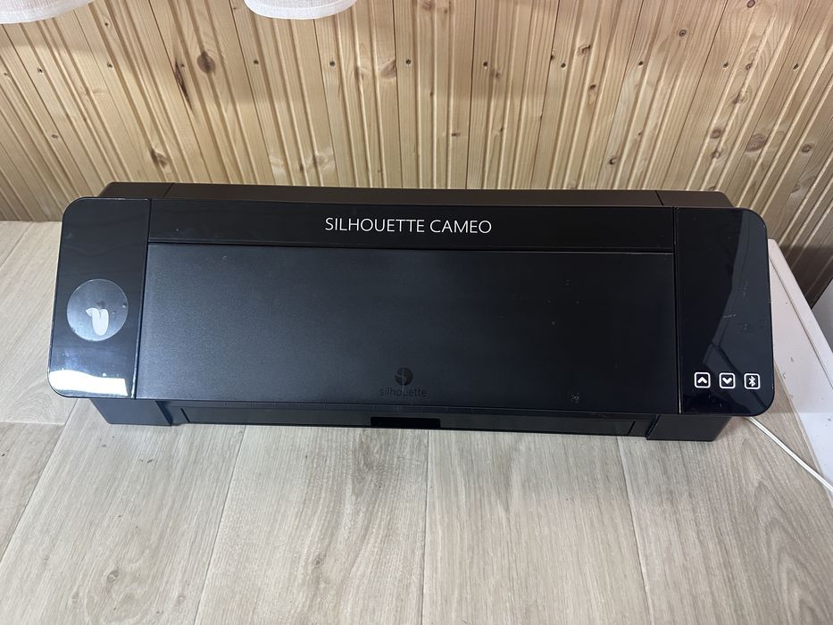 Silhouette Cameo 4