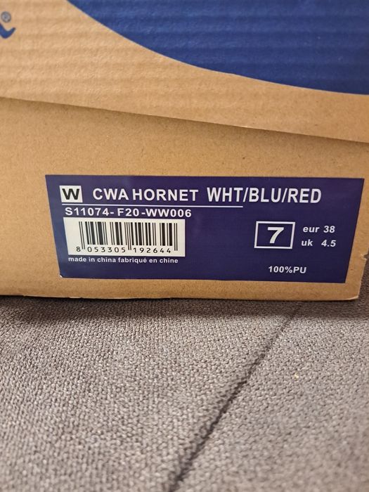 Бели маратонки Champion