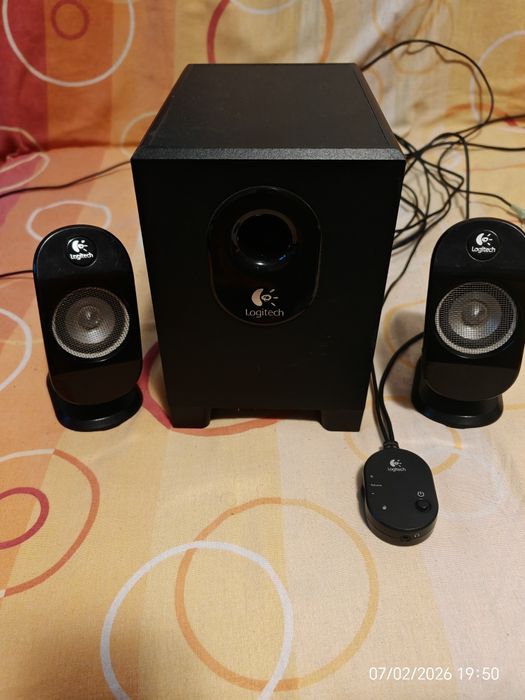 Vând sistem Logitech 2.1  X-210