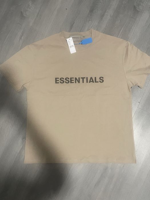 tricou essentials
