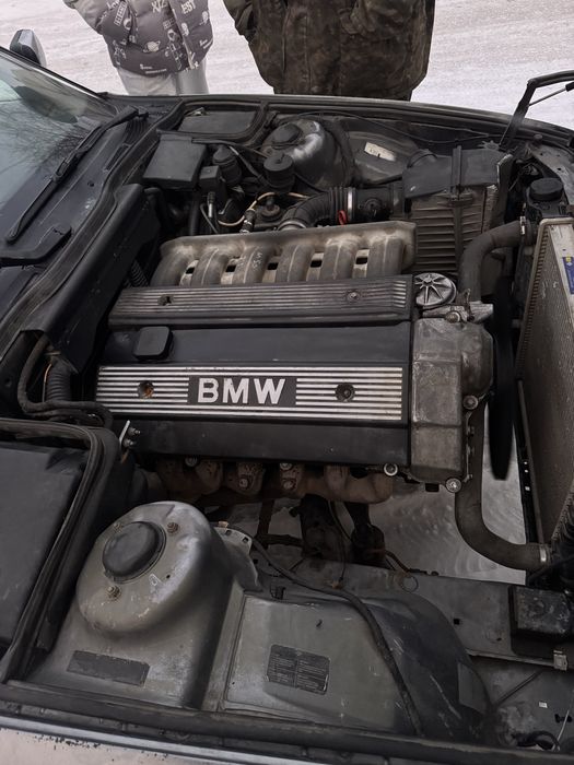 Продам машину  БМВ Е34