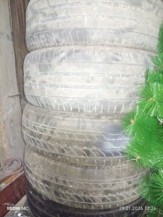 Продам летние резины на 16