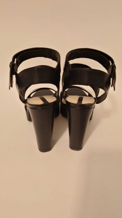 Sandale Zara cu platforma