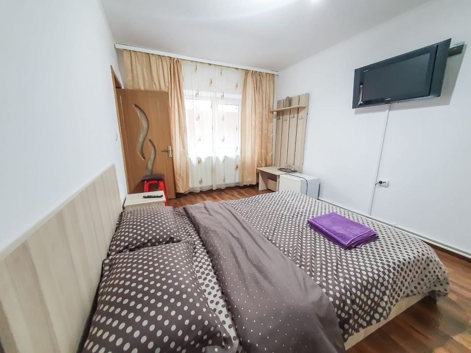 Inchiriez pe timpul veri ap. 2 camere la casa