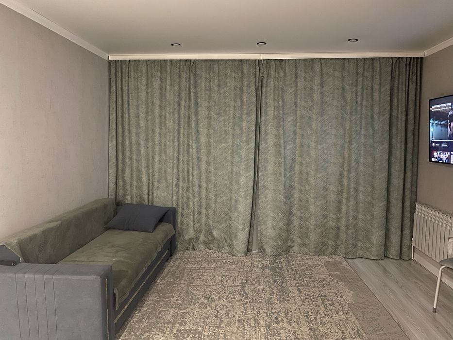 Ұзақ мерзімге 3 бөлмелі пәтер жалға беріледі.