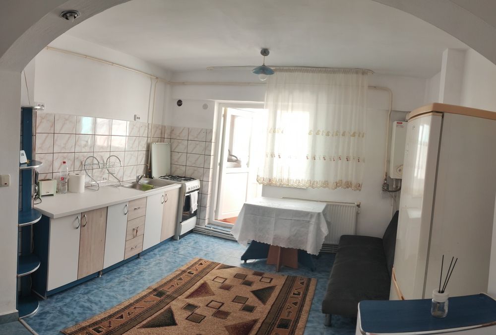Apartament 2 camere decomandat | 55 mp | 3 balcoane | Renovare recentă | Parcare