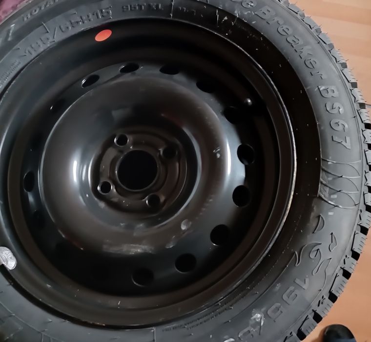Авто шины на легковой автомобиль