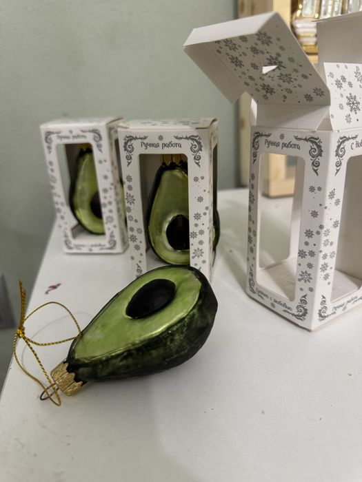 Стеклянные игрушки на елку