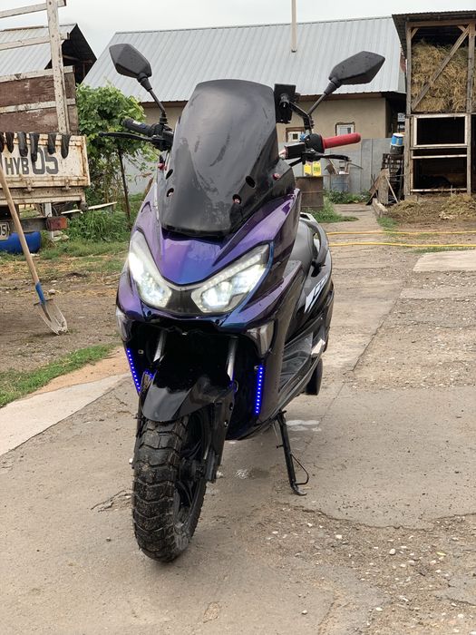 Maxi 150 куб в идиалном состоине с доким
