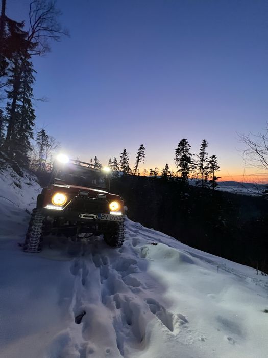 Suzuki SAMURAI 4x4 offroad