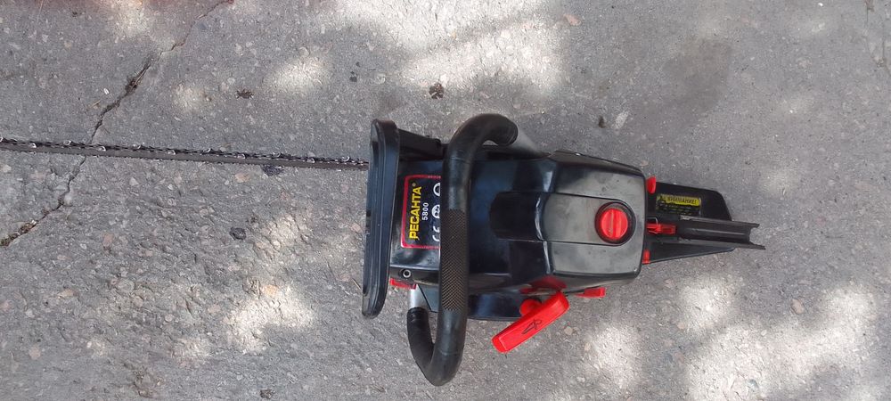 Продам б/у бензопилу