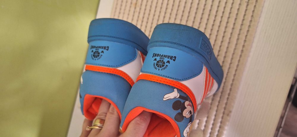 Adidasi stil gheata marime 26