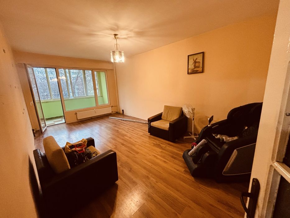 Продавам двустаен Апартамент в кв.Дианабад