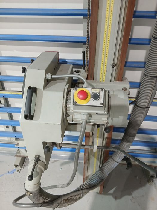 Вертикална трионна машина GMC KGS 400E