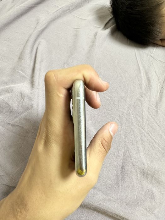 Продаю айфон 11 про