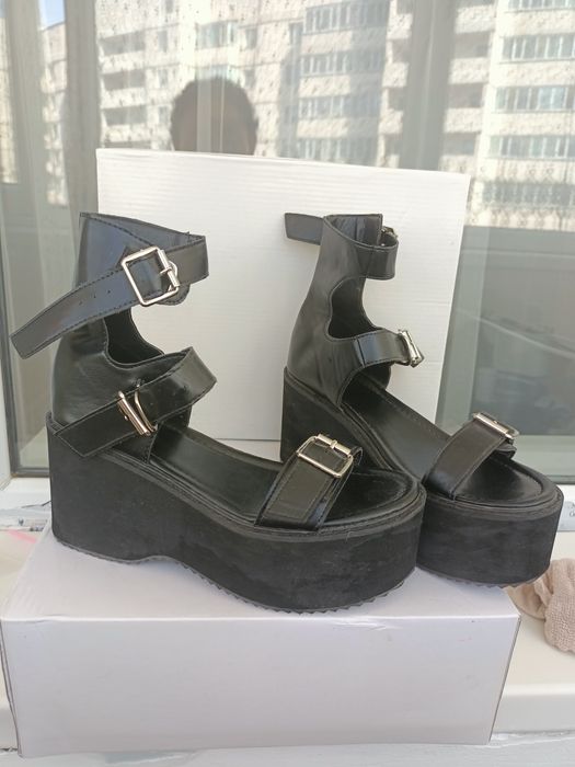 Обувь на платформе