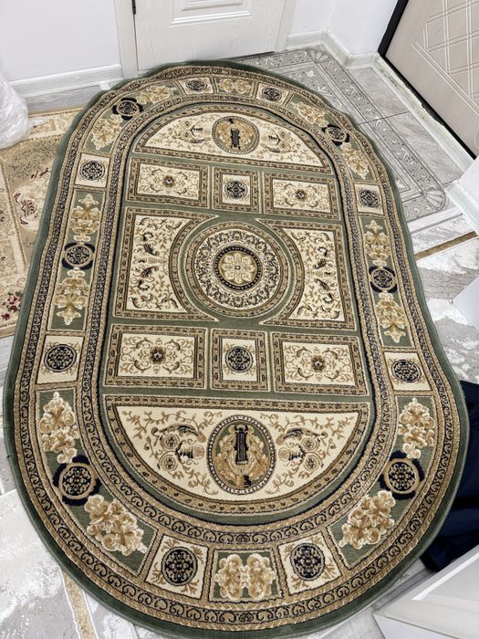 Продам ковер овальный