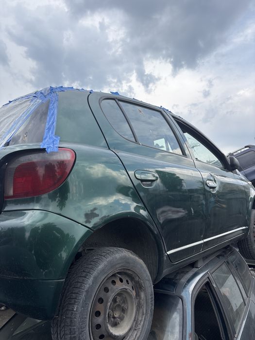 Тоьота Ярис 1.3i 2005г на части