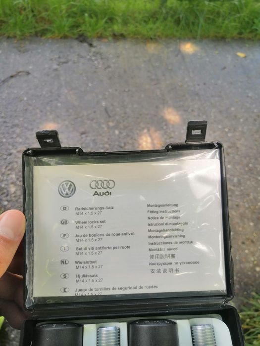 Vând antifurt golf 5  hatchback nou original
350 de lei