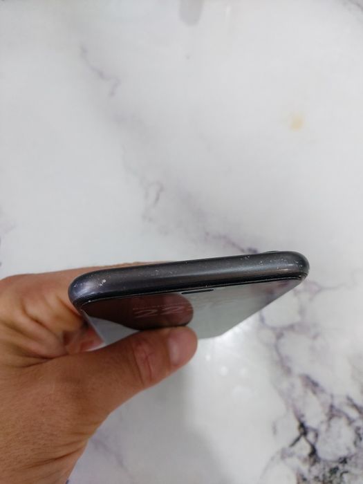 Продам айфон 11 64гб 77процентов