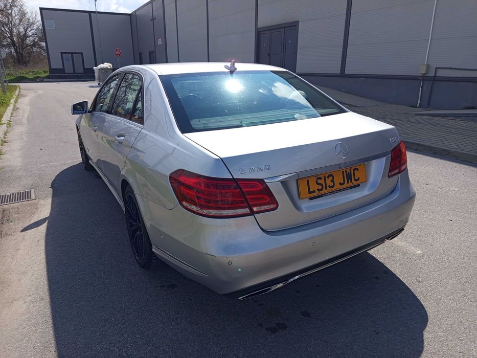 Mercedes E220 десен волан
