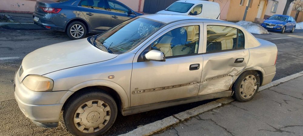 Vânzare autoturism  pentru dezmembrare