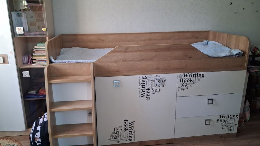 Продам кровать детскую