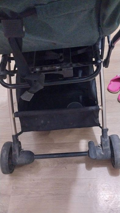 Коляска детская зелёная