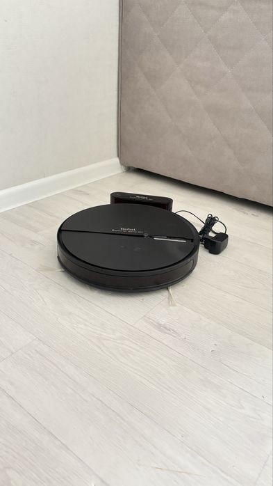 Продается робот-пылесос в отличнлм состоянии!