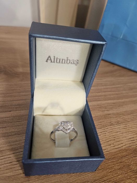 Пръстен от бяло злато и диаманти на Altinbas