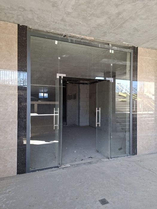 Продаётся магазин 112квадрат в массиве корасув рядом больница хаваси