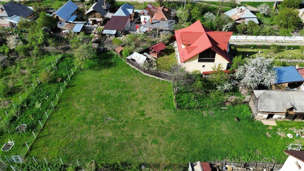Casa + teren de vanzare