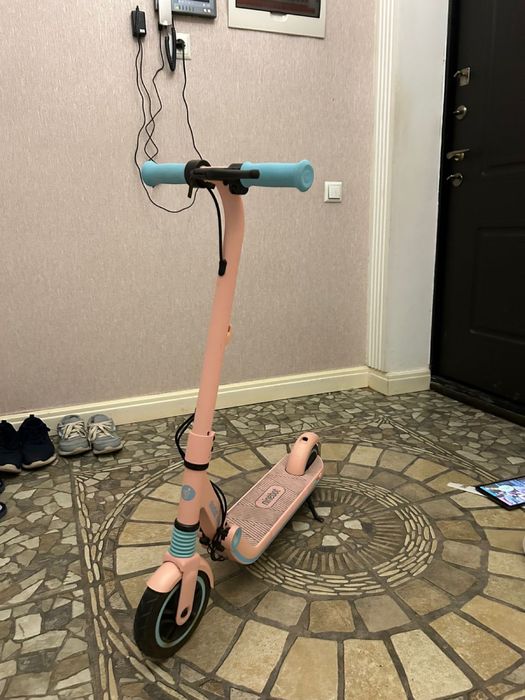 продаю электро самокат,фирма ninebot (детский)