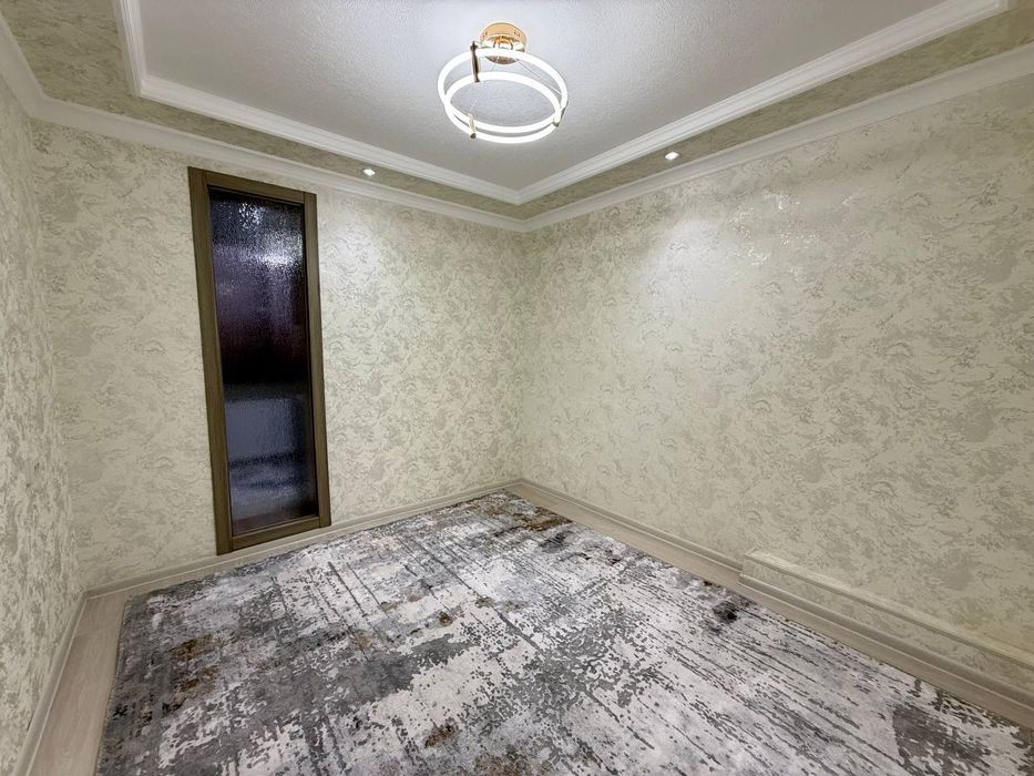 Uy 
#3-4х комнат
#новостройка
Югославский проект, + 2 гара