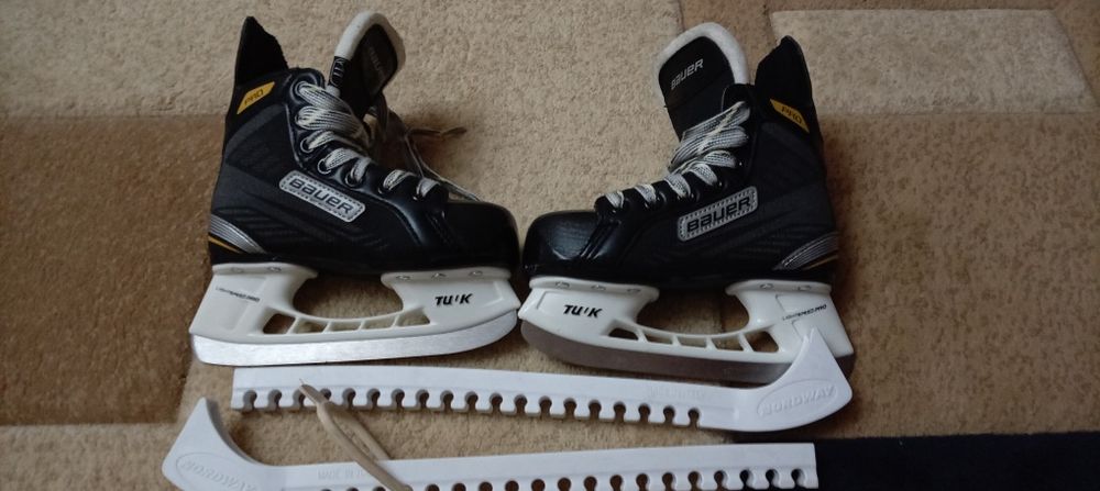 Хоккейные коньки