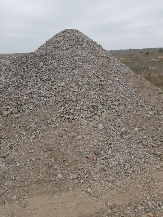 Vand piatra concasata si zgura neagra