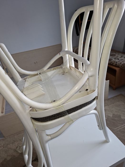 Продам стол и стулья