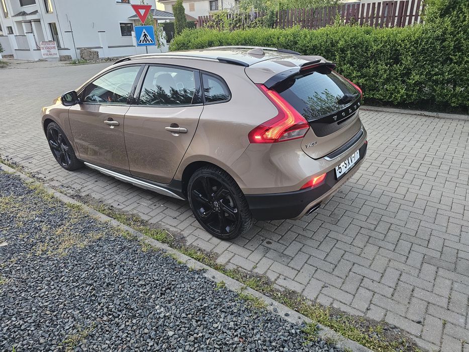 Volvo V40 cross country